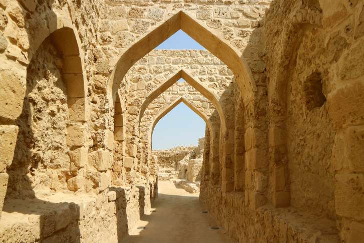 visiting Bahrain – The archway of Qal’at al-Bahrain
